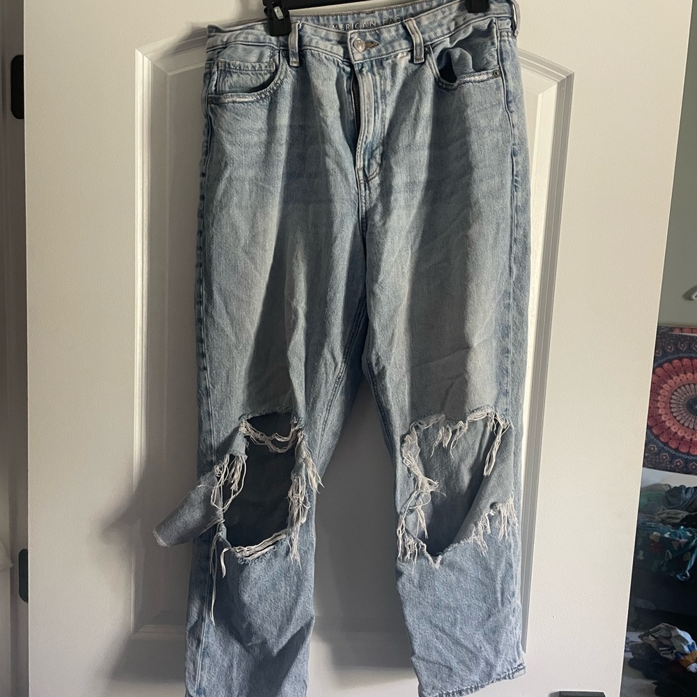 American Eagle ripped light wash mom jeans